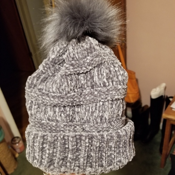 Beanie - Picture 4 of 4